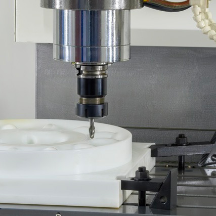 Abbildung - CNC Fraeser Titelbild neu - Karriere - NK Kunststofftechnik